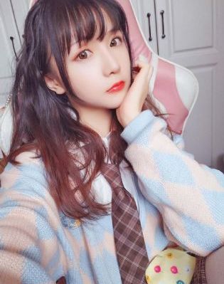 在宿舍撅着屁股被双根室友玩